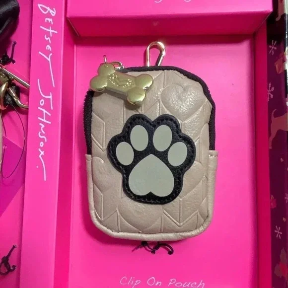 Betsey Johnson The Pet Set Crossbody Bag, Dog Collar Tag & Keychain Pouch - Picture 3 of 7